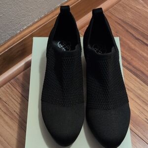 Daisy Fuentes Black Slip On Ankle Boots